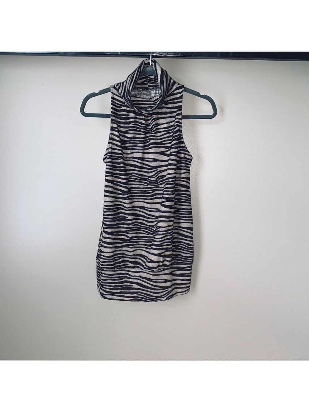 TWENTYONE animal print sleeveless top - Picture 2 of 11